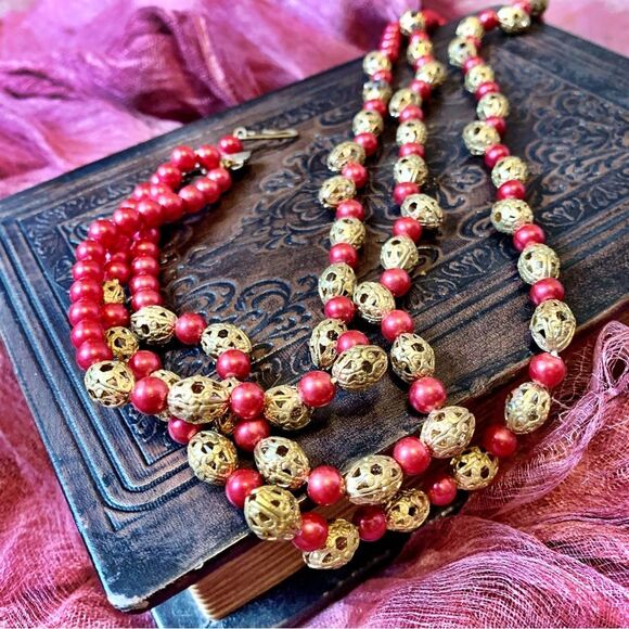 Vintage Faux Pink Pearl and Gold Metal Filagree Tiered Necklace - Picture 3 of 6